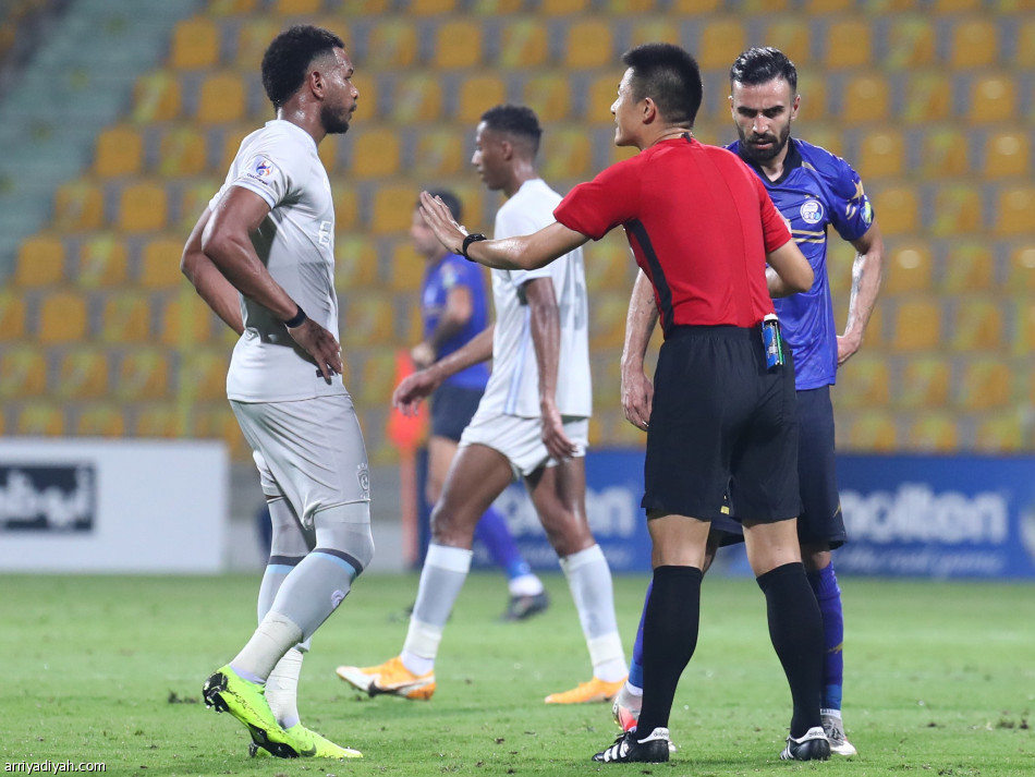 عبر بوابة الاستقلال..
الهلال يلحق بالاتحاد