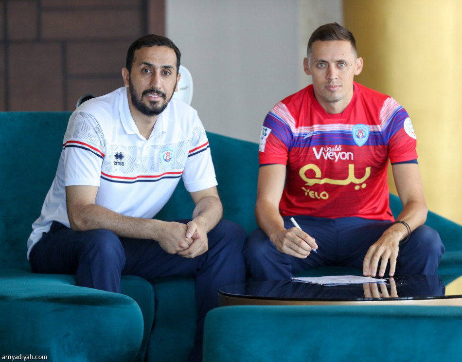 أبها يتعاقد مع شقيق ماتيتش