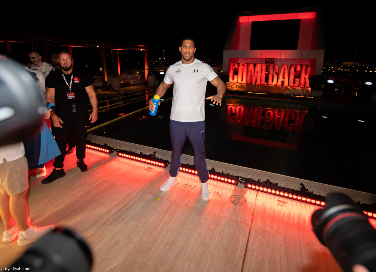 أبطال «The Comeback»