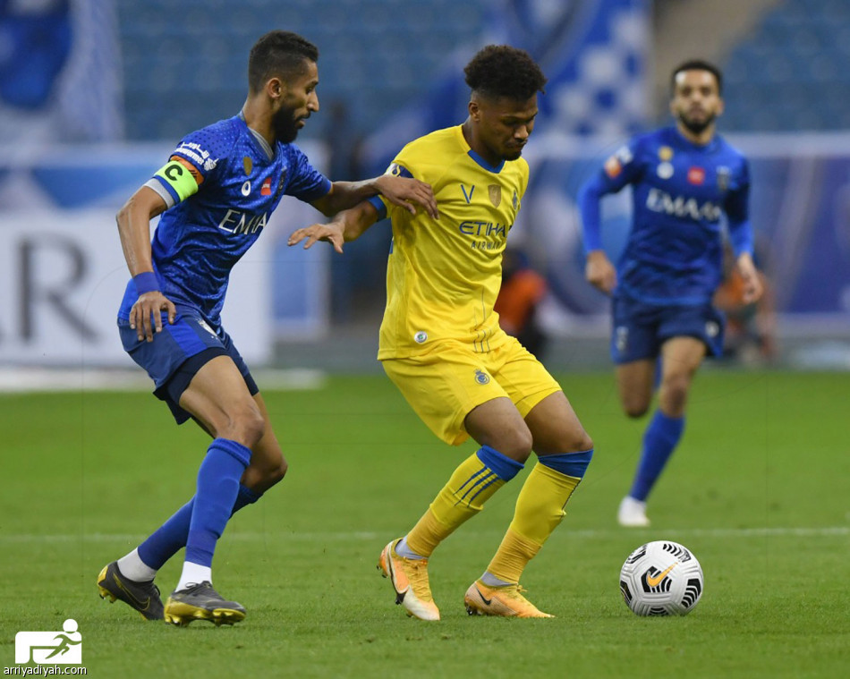الهلال يهزم النصر دون مدرب