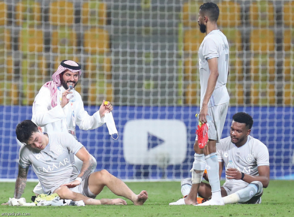عبر بوابة الاستقلال..
الهلال يلحق بالاتحاد