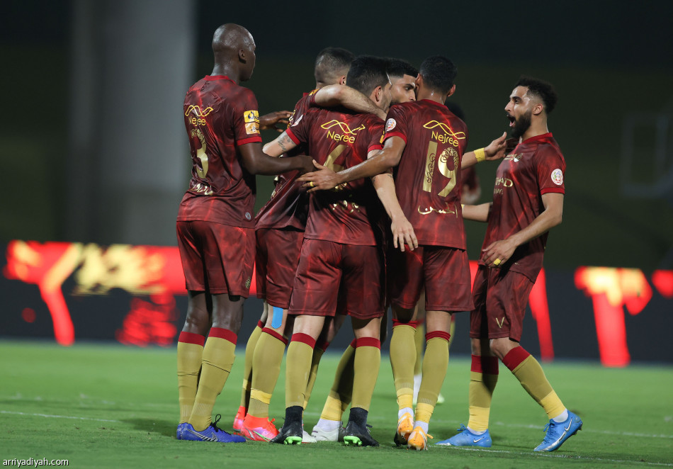 حمدالله يعمق جراح الأهلي.. ويقفز بالنصر إلى السادس