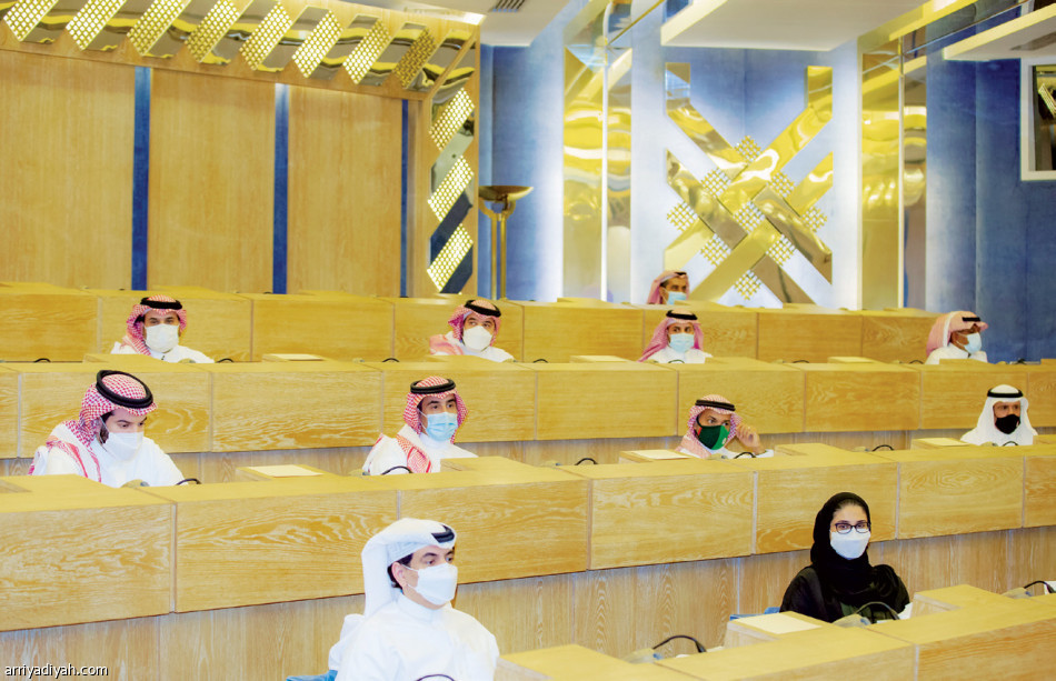 وزارة الرياضة
تناقش تطوير الاستراتيجية