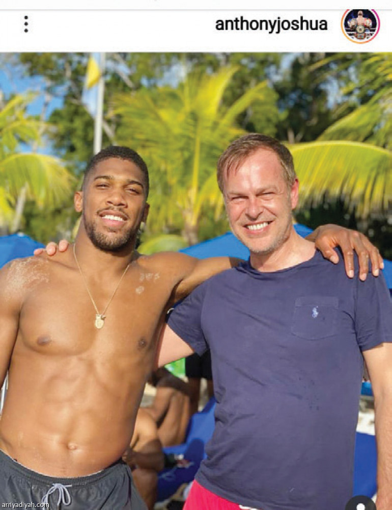 إنستجرام 
يكشف وجهة احتفالات النجوم