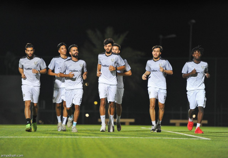 الطائي يواصل تحضيراته للمحترفين