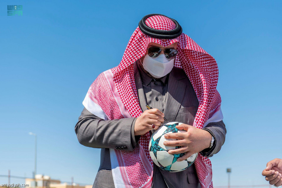 أمير الحدود الشمالية يتفقد الوعد الرياضي