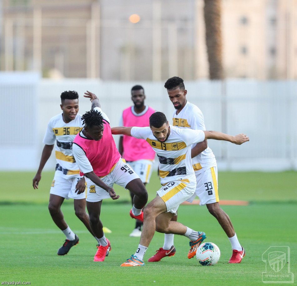الاتحاد والنصر يرفعان إعداد الكلاسيكو