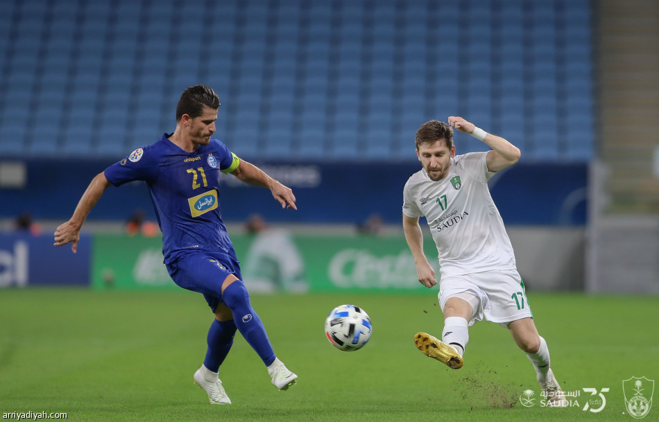 استقلال طهران يهزم الأهلي.. ويلاقي الهلال