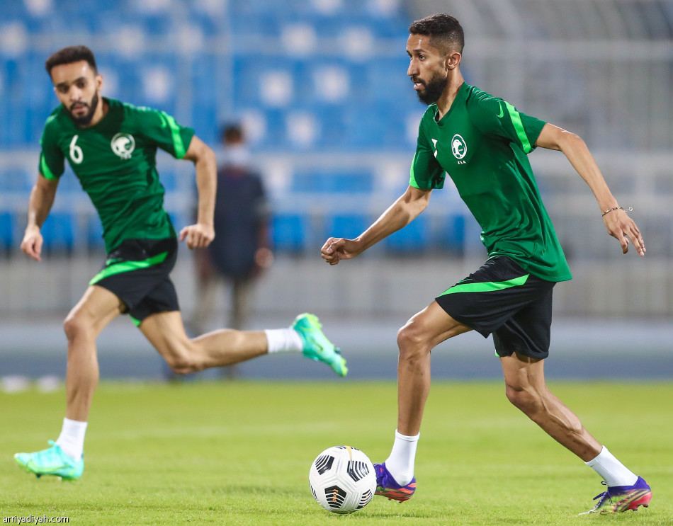 96 مليونا بين الأخضر وسنغافورة