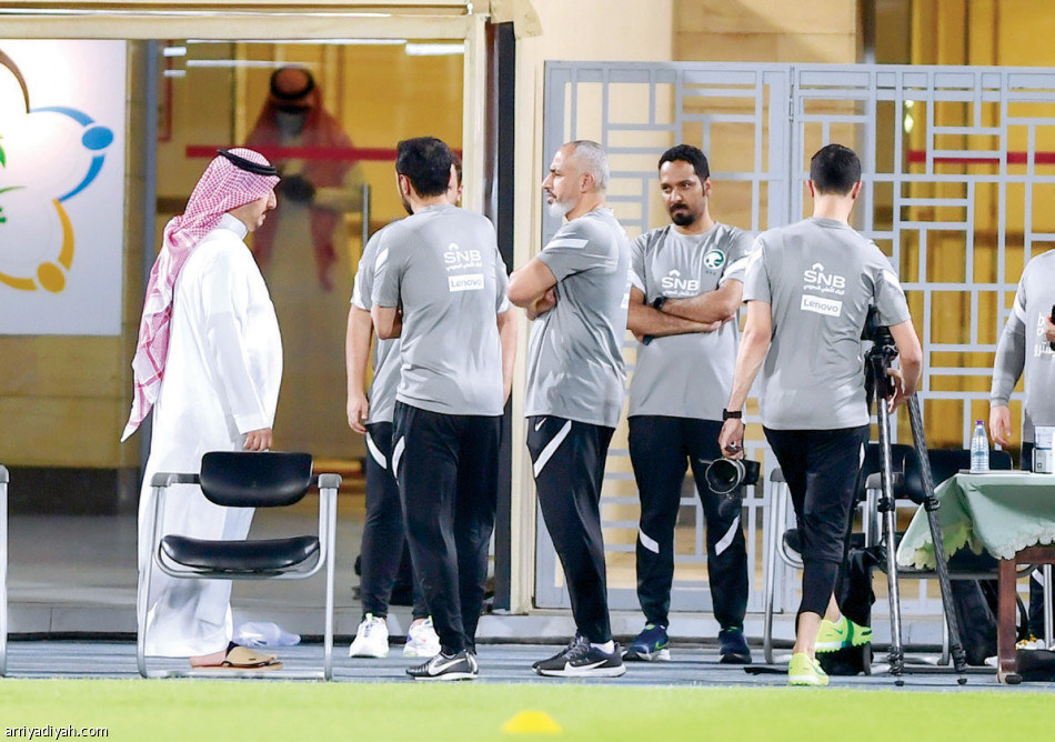 3 خيارات تعوض عطيف