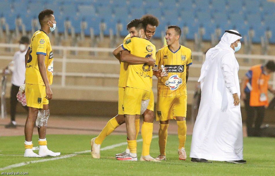 32 عاما..
التعاون يتجاوز دور الـ 8