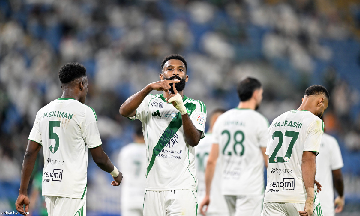 فراس.. يعزف ويفرح