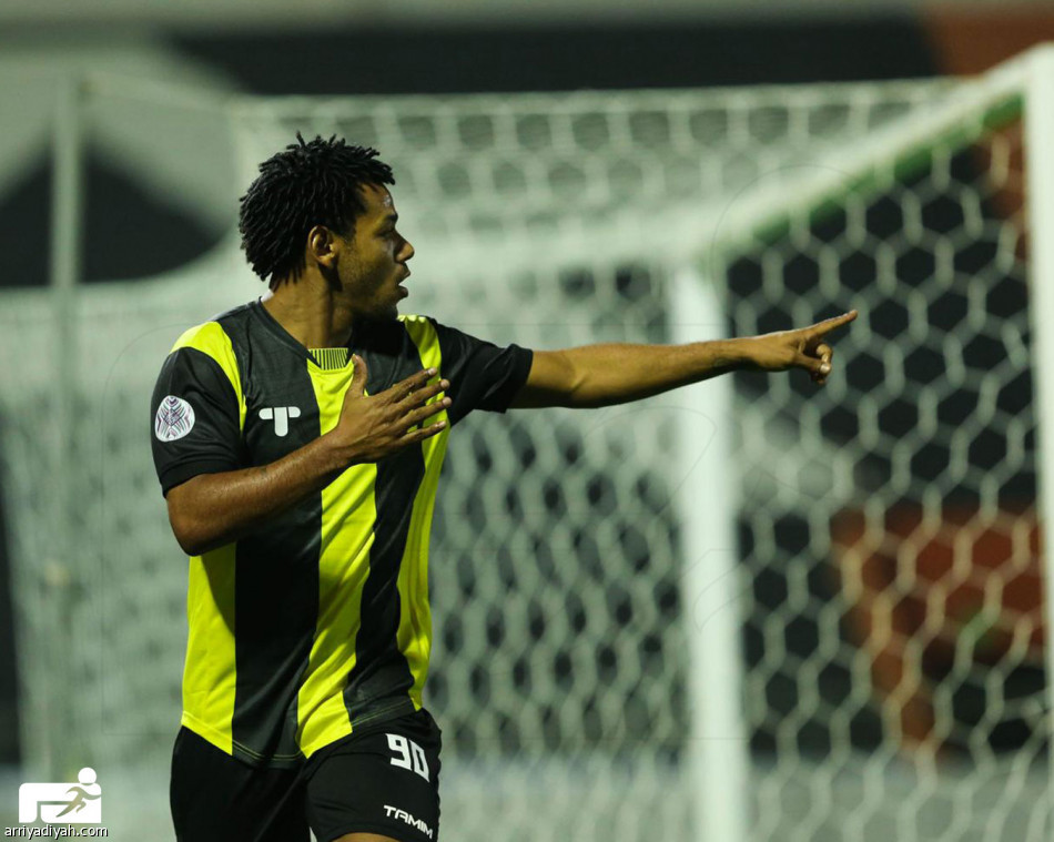 الشباب والاتحاد.. أمسية مشحونة تشعل الإياب
