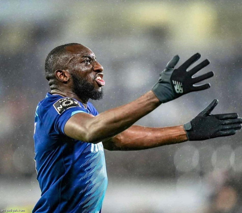 مهاجم الهلال الجديد.. تحدى العنصرية في «هنريكيس»