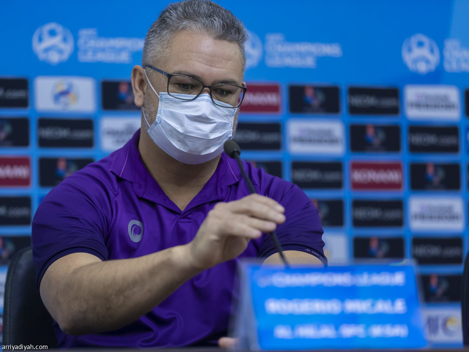 ميكالي: انتظروا الهلال غدا.. وما حدث لن يتكرر