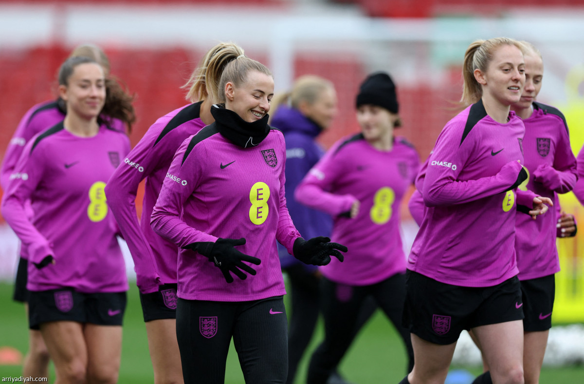 الإنجليزيات يستعددن