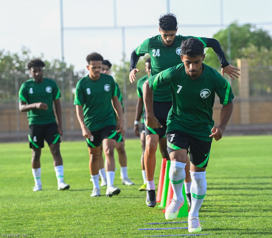 الشهري يختبر الأخضر الأولمبي  أمام ليبريا