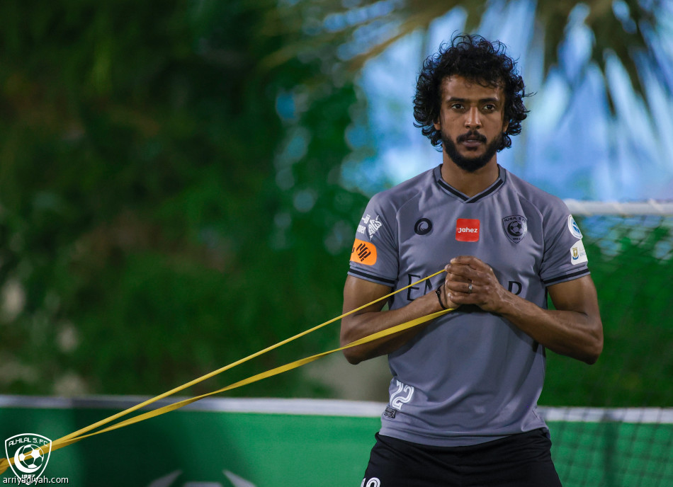 الهلال.. عطيف يعود والشهراني يغيب