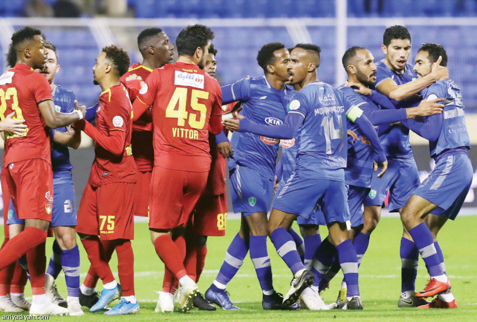 VAR
تفرض السلبية