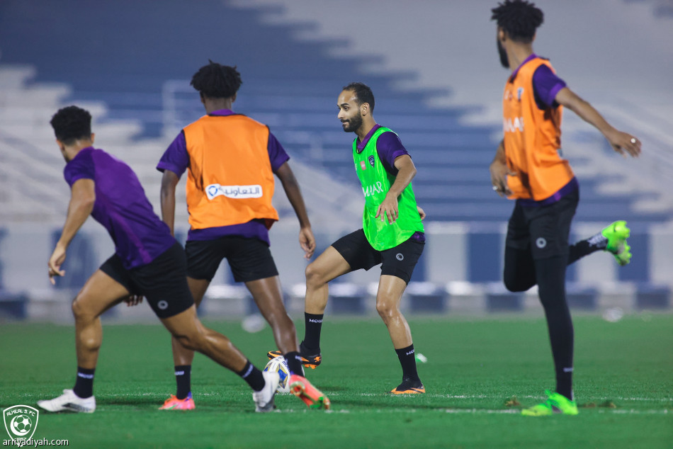 الهلال يفتح ملف الآسيوية بغياب الثلاثي