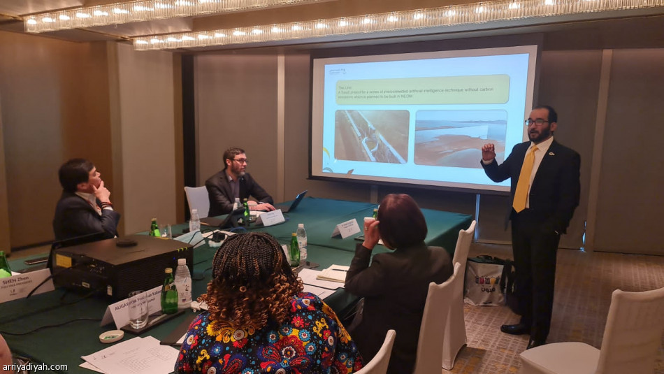 المزيني يستعرض تطور الرياضة الجامعية السعودية