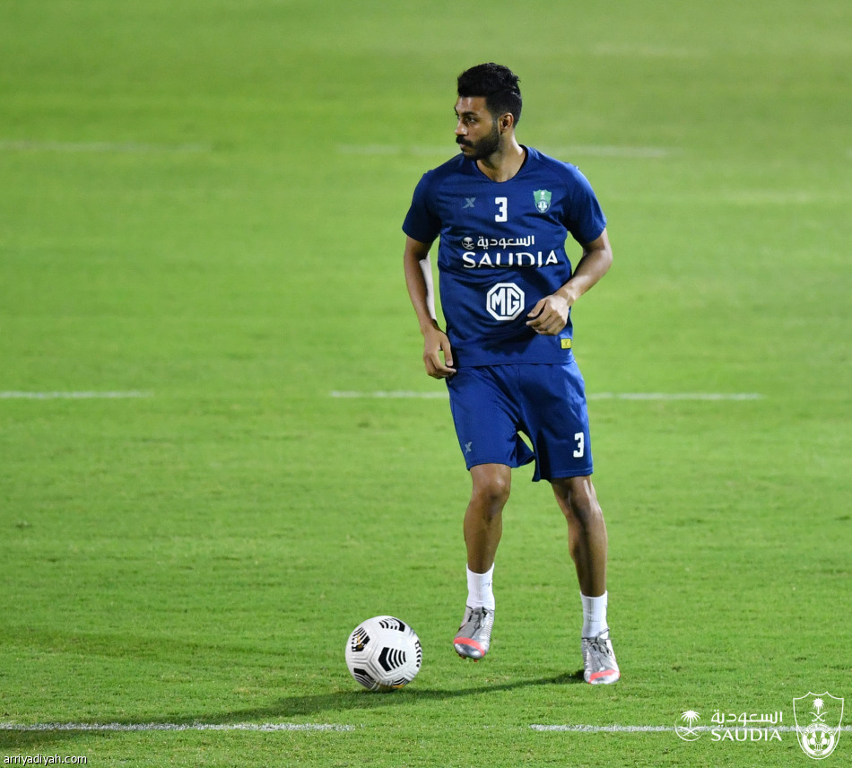 الأهلي يفتح ملف العين