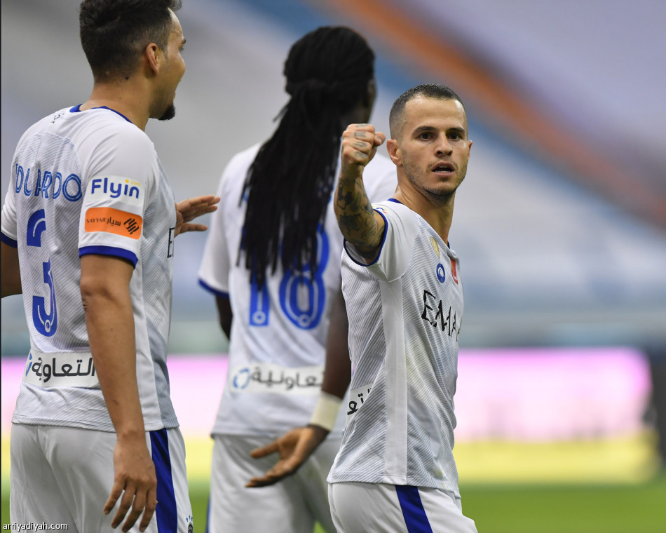 الهلال يمزق النصر.. ويحلق وحيدا