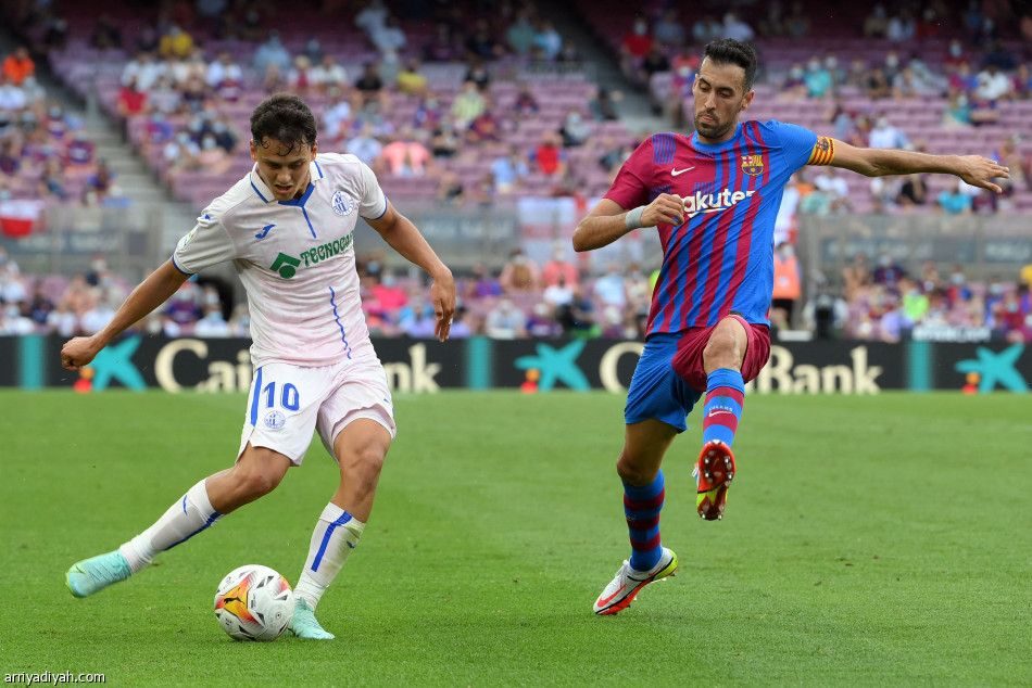 ديباي يُعيد برشلونة إلى الانتصارات