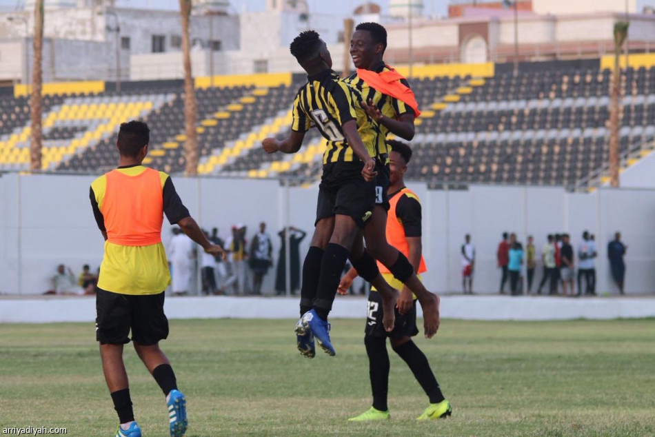 الاتحاد يسقط النصر ويهدي الأهلي دوري الناشئين