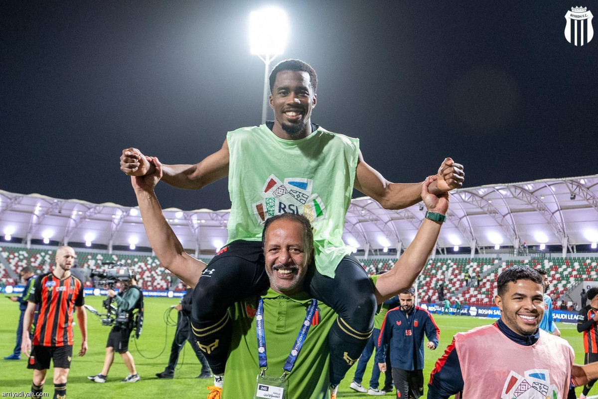 الرياض يعود وينتصر