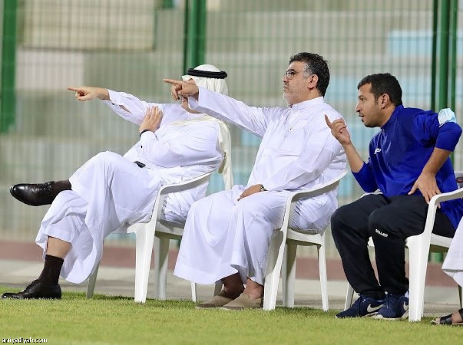 أمير عسير يطالب لاعبي ضمك بالبقاء