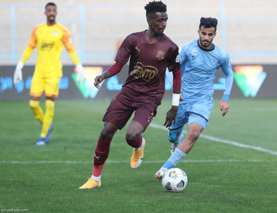 الباطن يعود إلى الانتصارات بثنائية العين