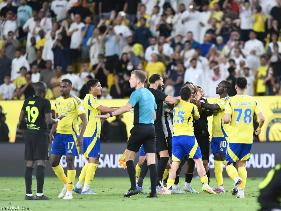 أحداث «الكلاسيكو».. بدأت بهجمة ديابي وانتهت بـ 3 بطاقات