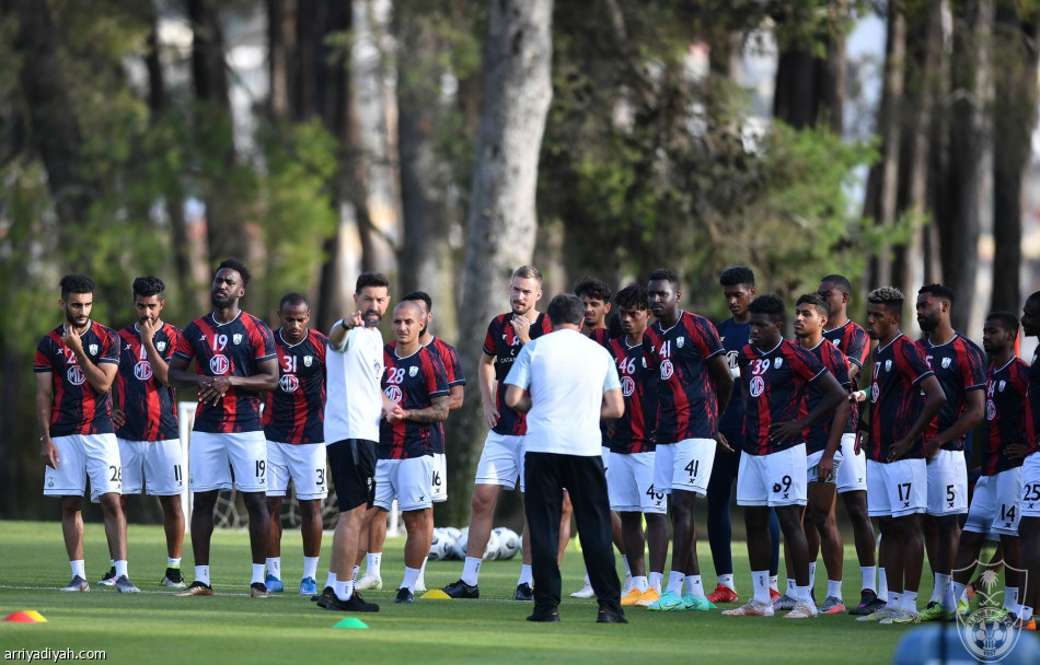الأهلي ينهي تحضيرات الصفاقسي التونسي