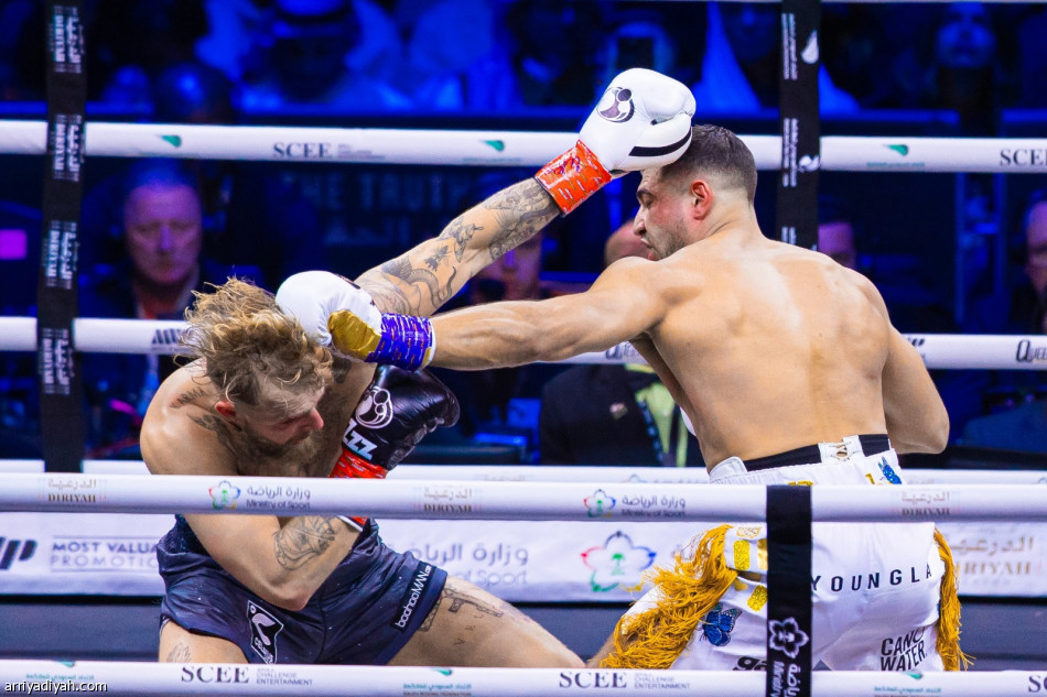 فيوري يفوز بلقب «نزال الحقيقة»