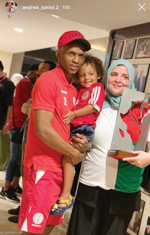 أندريا..
 يعشق إنستجرام ويتجاهل تويتر