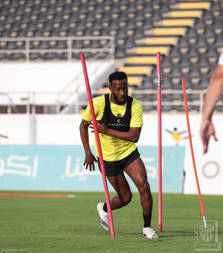 كاريلي يخسر المالكي.. وميكالي يعتمد التكتيك