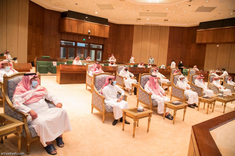 الفيصل يجتمع بالرؤساء.. ويناقش استراتيجية الدعم