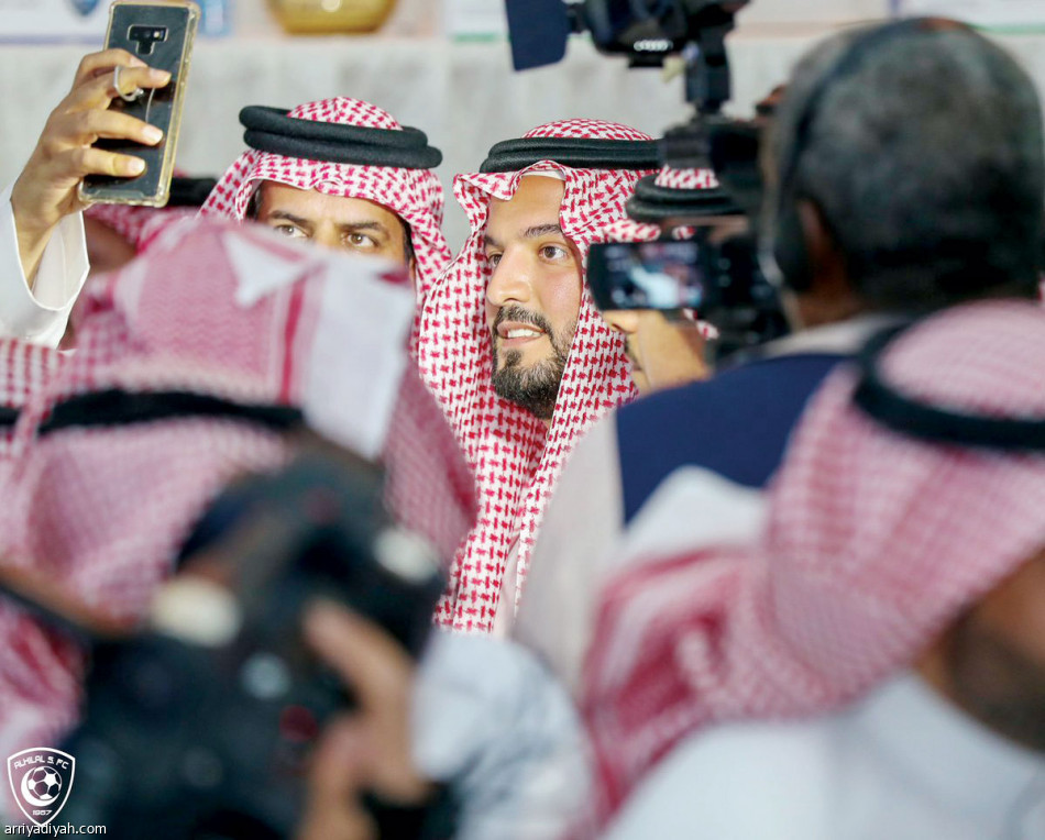 الهلاليون 
يختارون ابن نافل