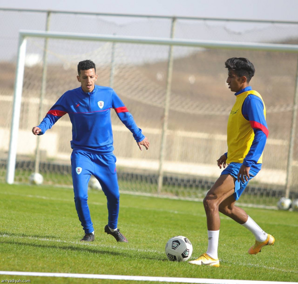 إدارة أبها تطالب بنسيان ثلاثية الهلال
