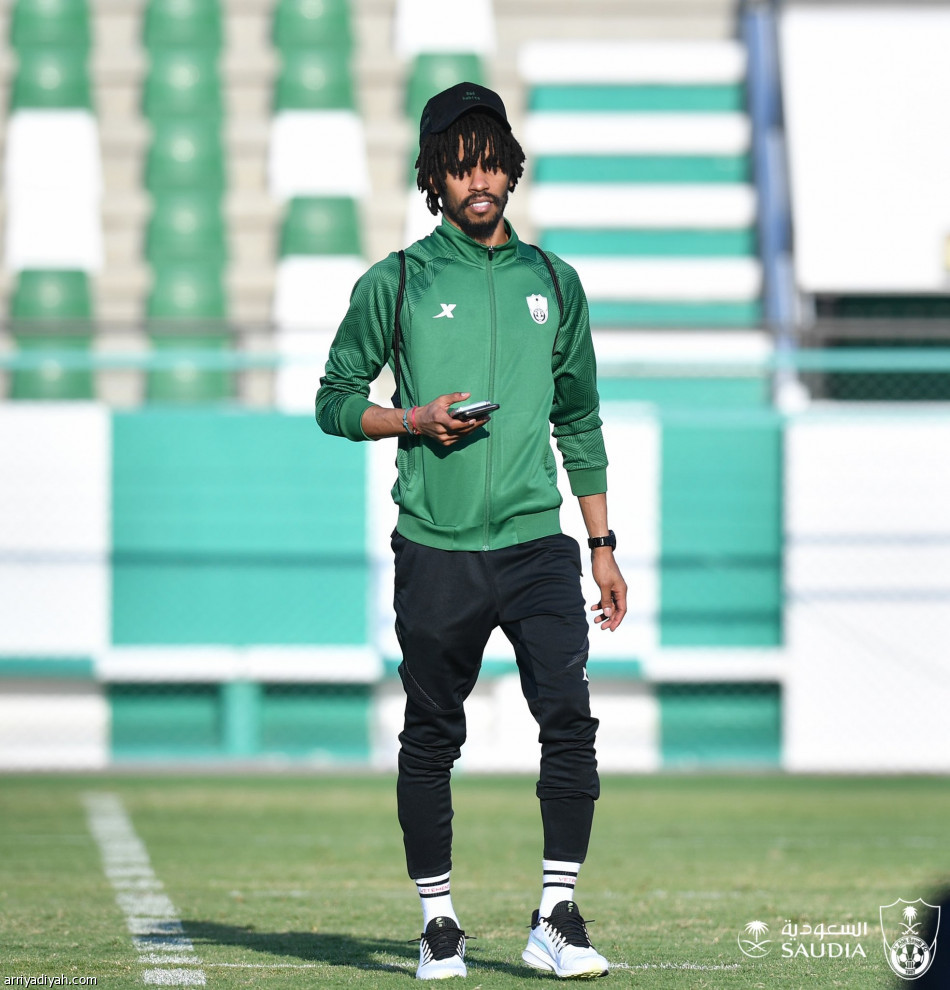 فلادان يستبعد نيانج.. ويستعين بعسيري