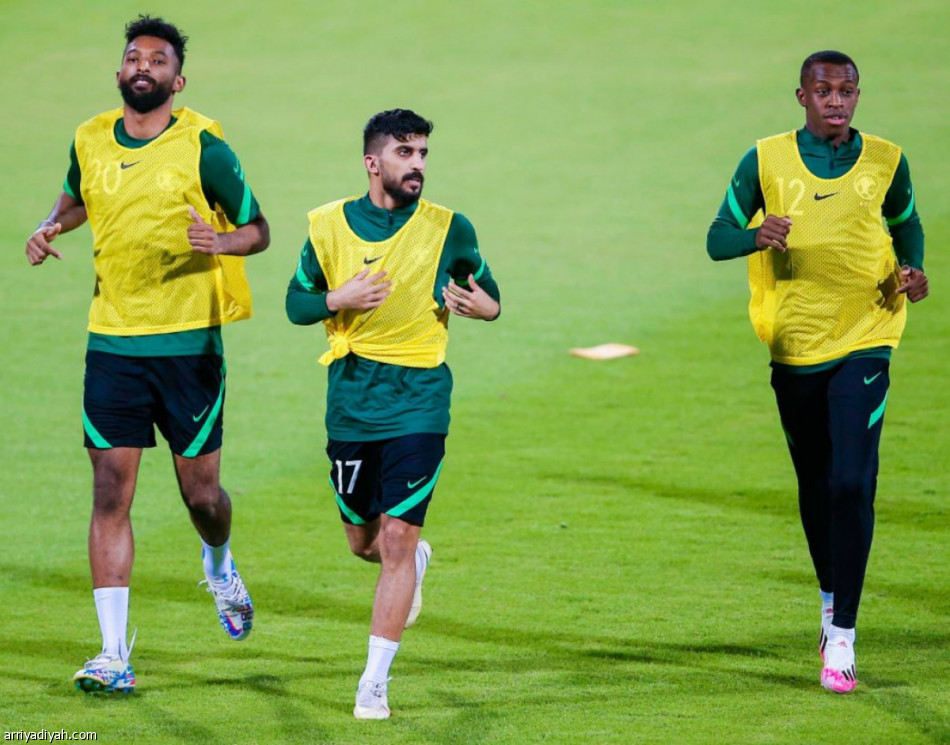 الأخضر يرفع الإعداد للسنغافوري