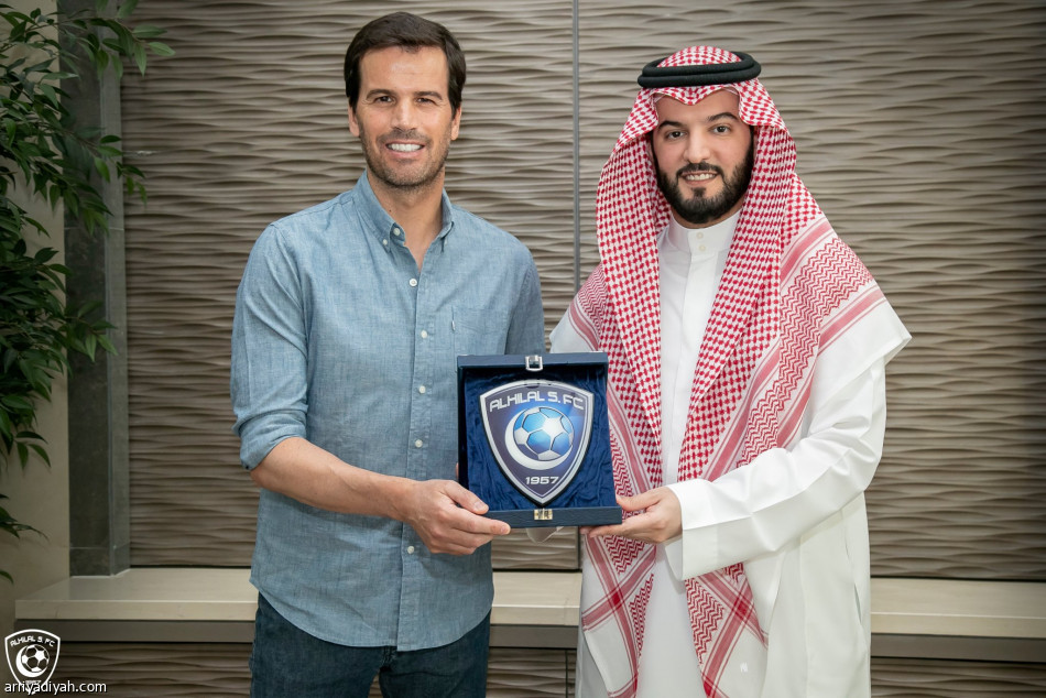 الهلال يودع مورايس.. ويكرم طاقمه