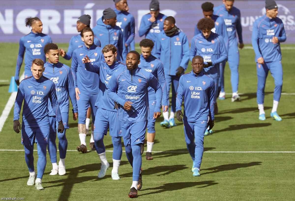 «الديوك» تتأهب