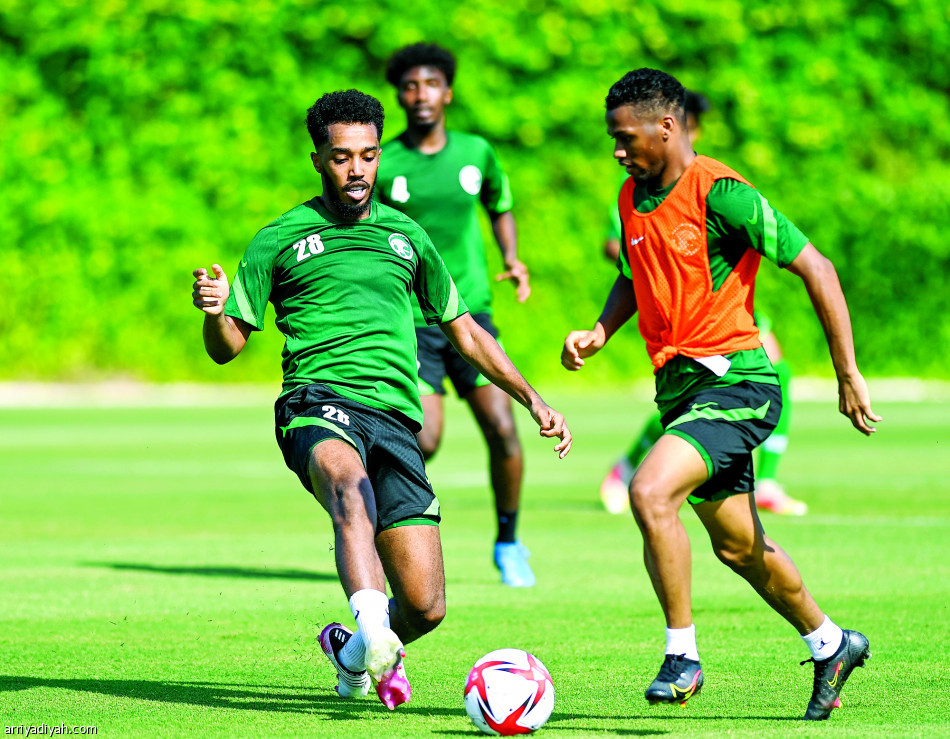 الشهري
يركز على الاستحواذ