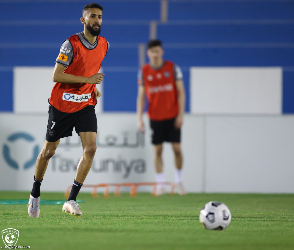 مورايس يقود الهلال.. وسالم يعود