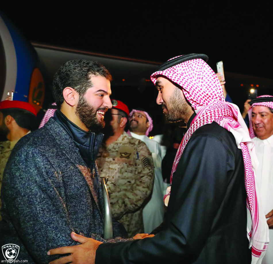 30 دقيقة.. 
استقبال الأبطال في المطار