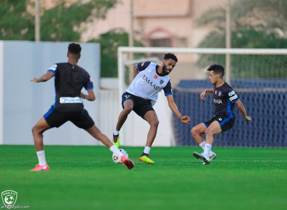 «تمزق» يبعد المعيوف عن الهلال