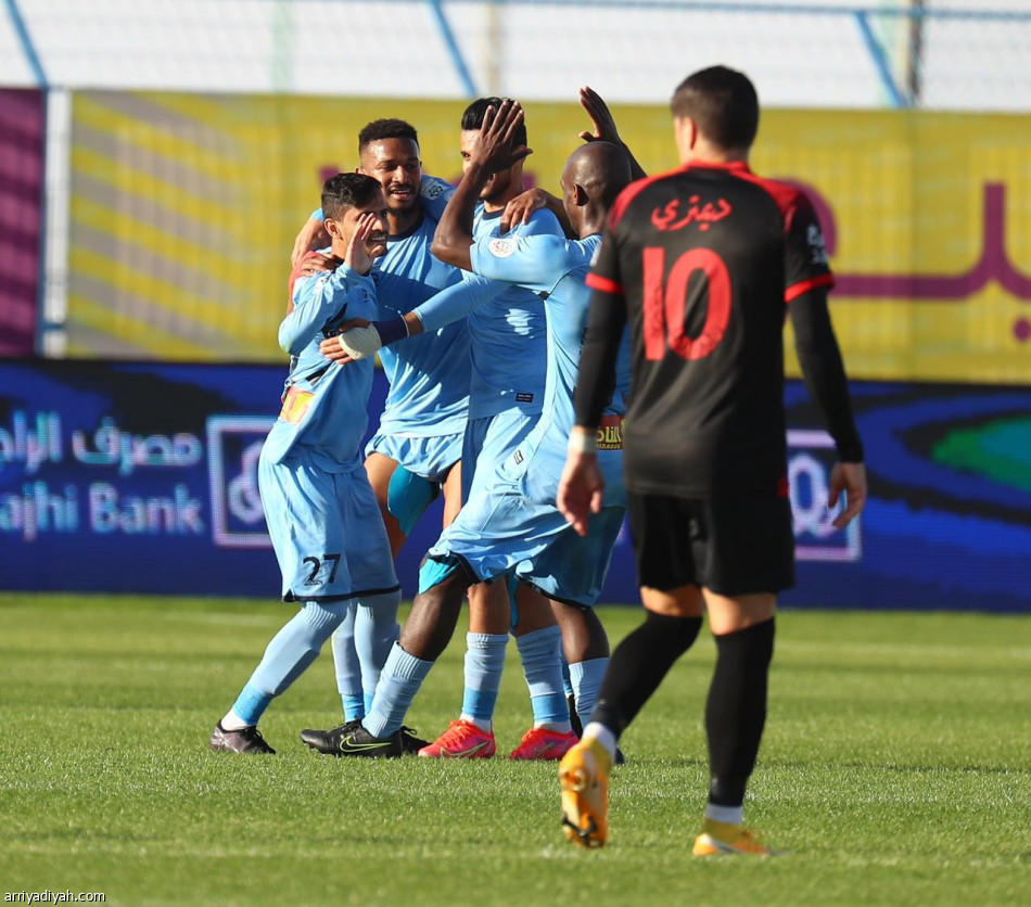 الباطن يكسر العقدة الوحداوية بثلاثية