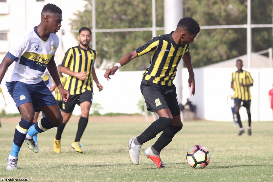 الاتحاد يسقط النصر ويهدي الأهلي دوري الناشئين